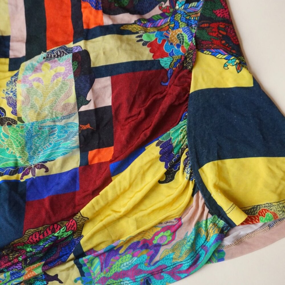 "Save The Queen" Printed Patchwork Graphic Sleeve… - image 2